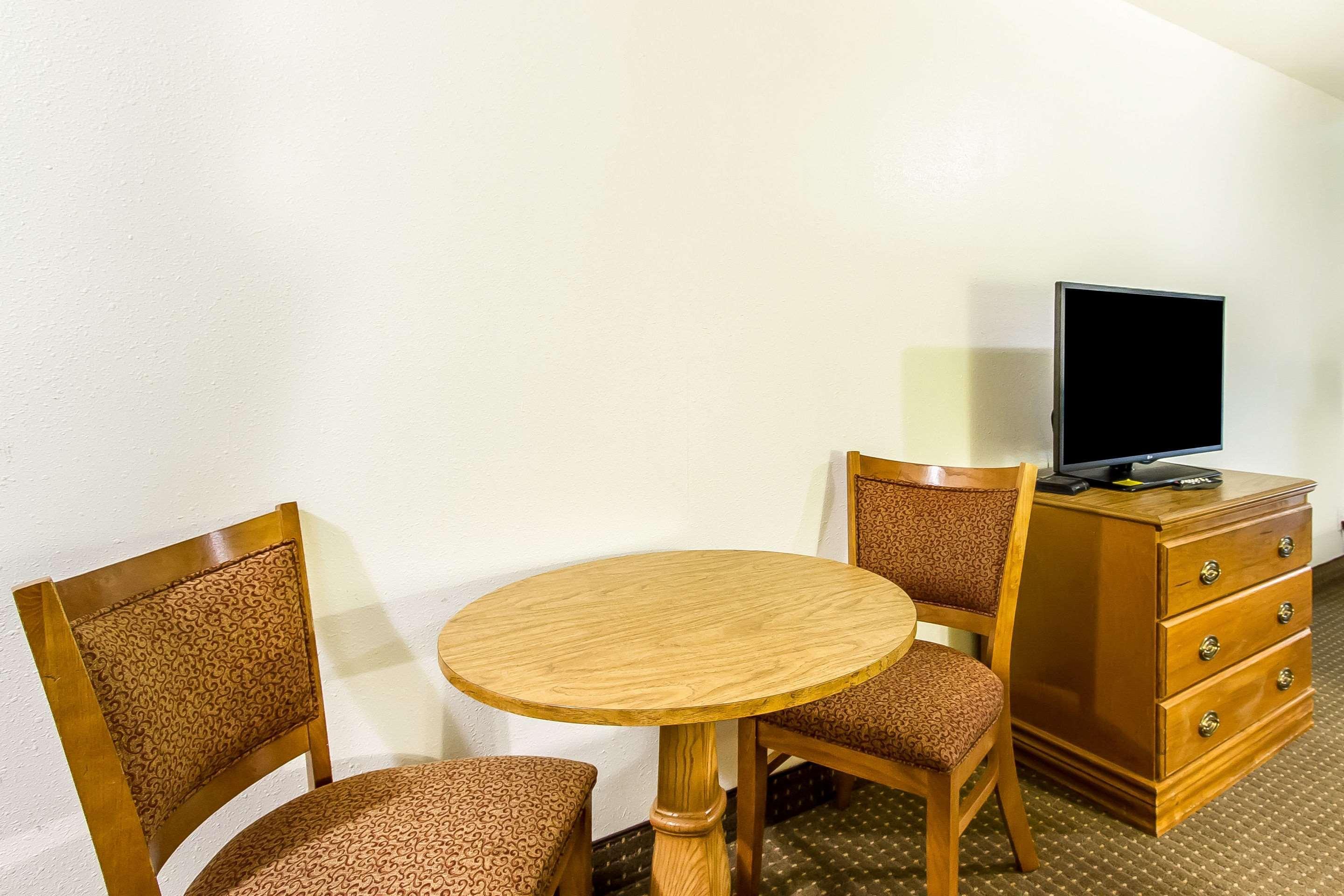 Econo Lodge & Suites Pekin Extérieur photo
