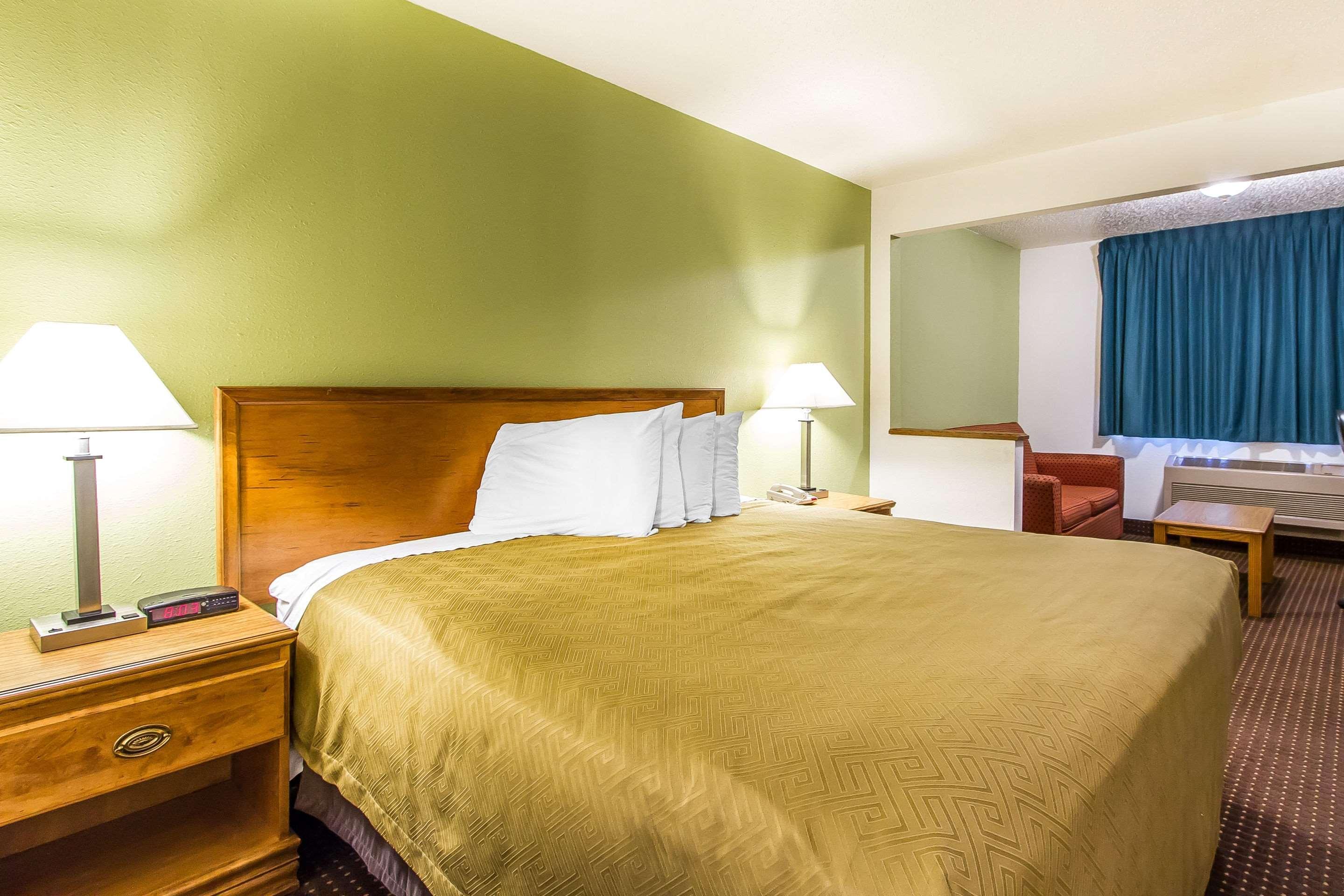 Econo Lodge & Suites Pekin Extérieur photo
