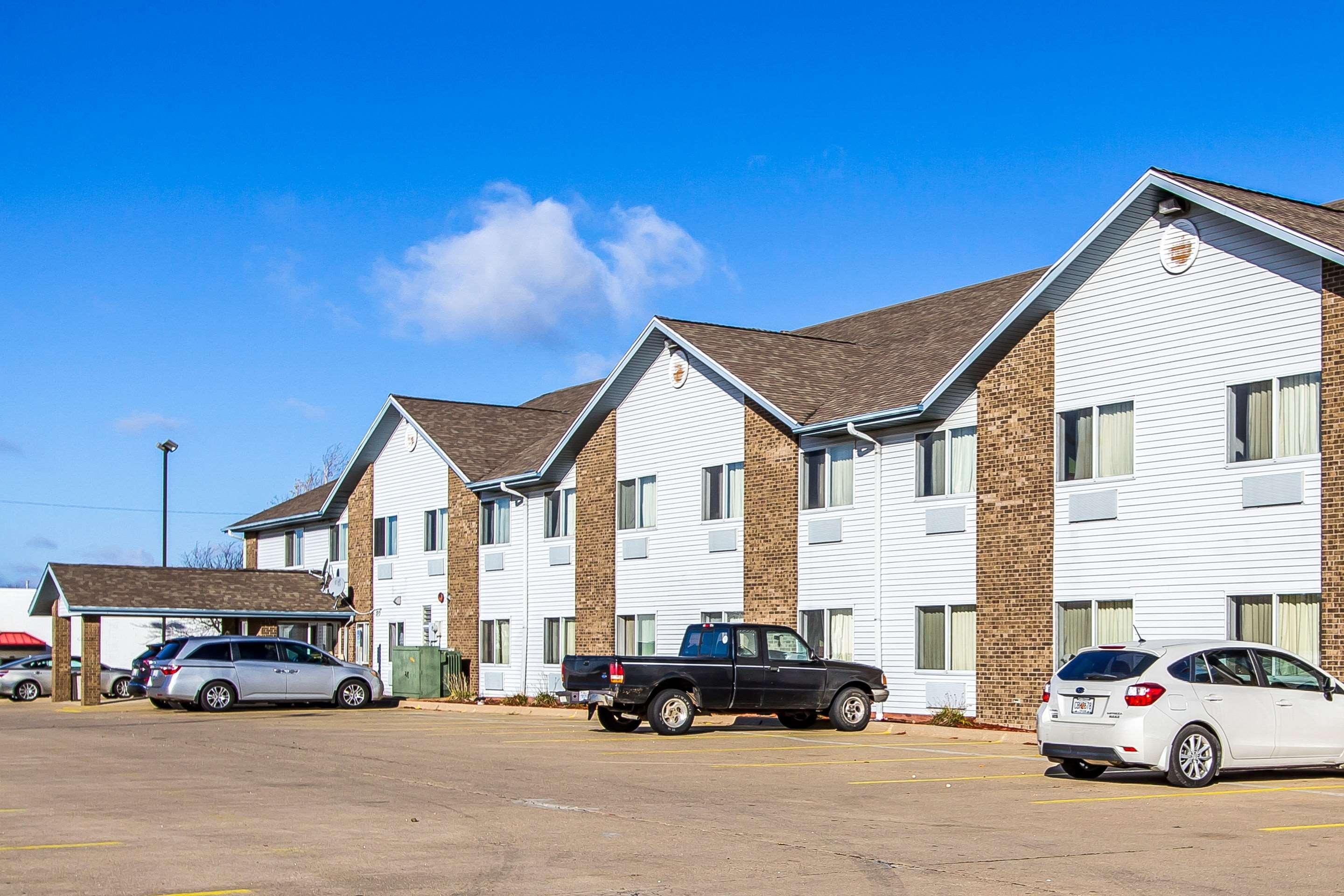 Econo Lodge & Suites Pekin Extérieur photo