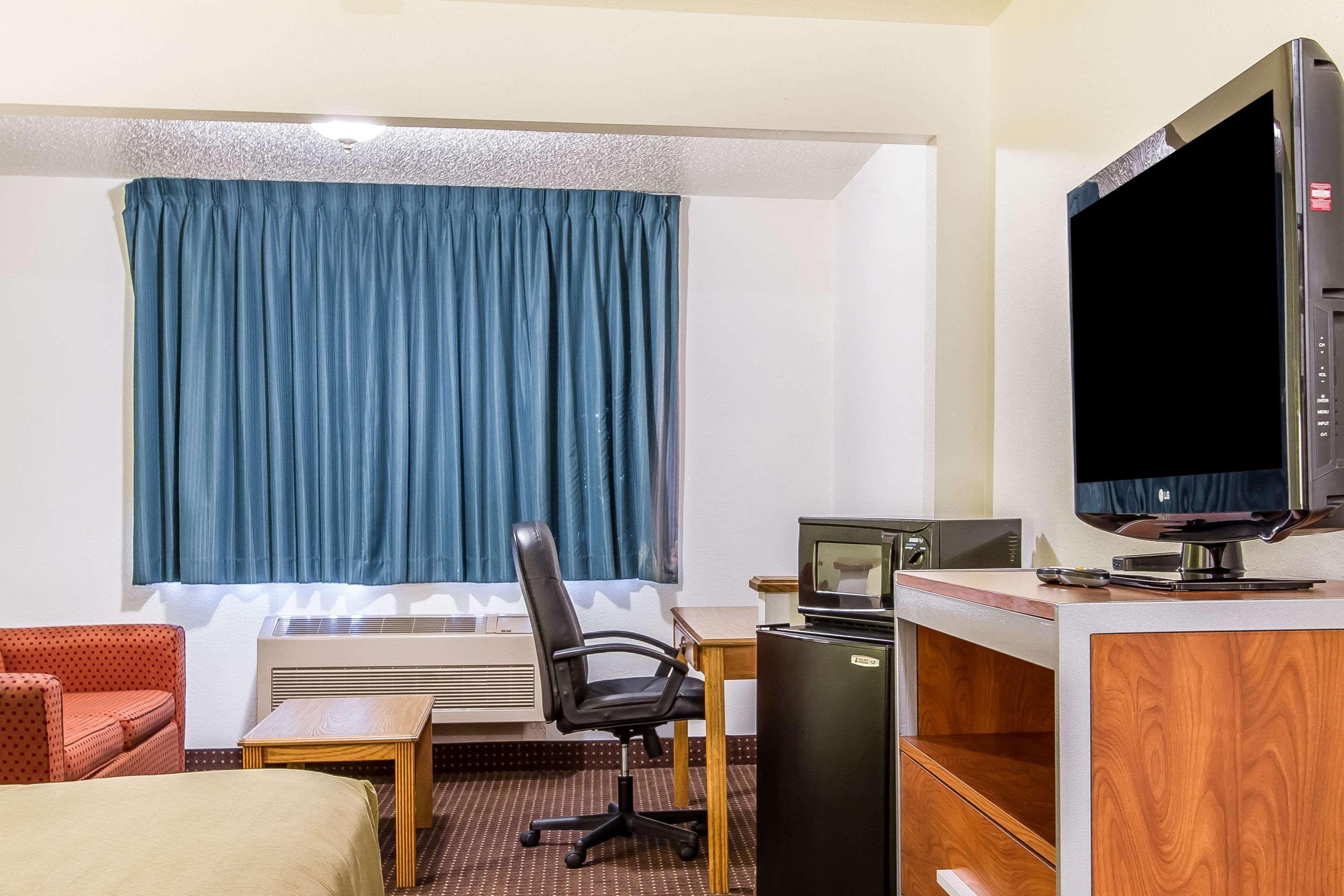 Econo Lodge & Suites Pekin Extérieur photo