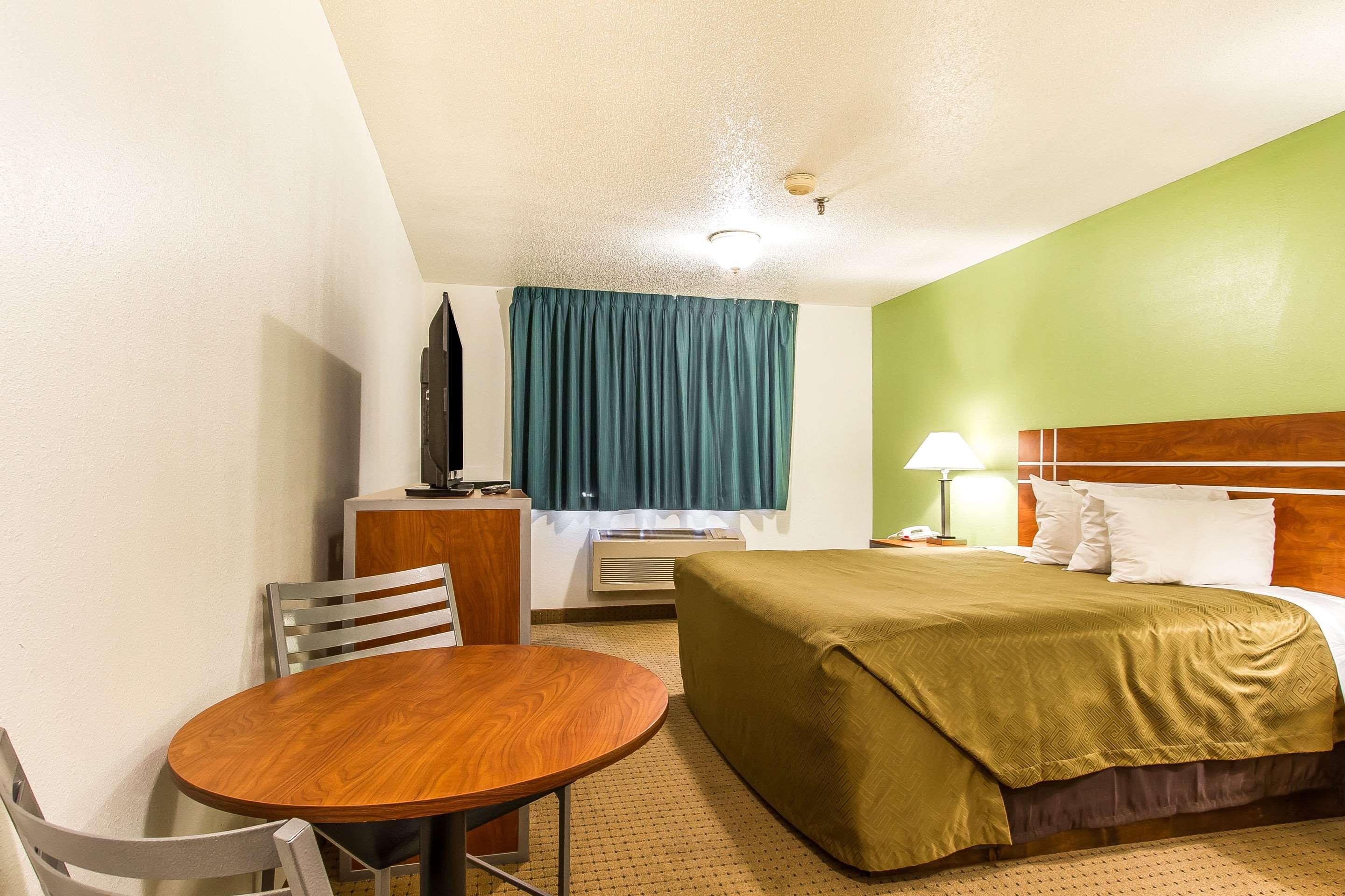 Econo Lodge & Suites Pekin Extérieur photo